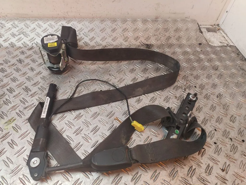CINTURON SEGURIDAD DELANTERO IZQUIERDO 128580