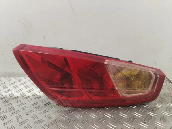 PILOTO TRASERO DERECHO 128184