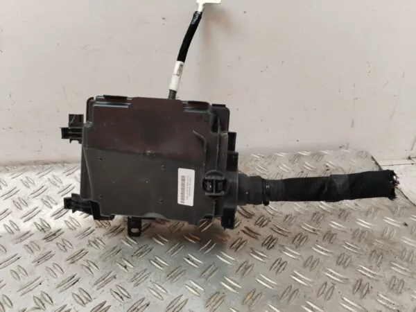 CAJA RELES / FUSIBLES 127432