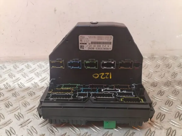 CAJA RELES / FUSIBLES 128412