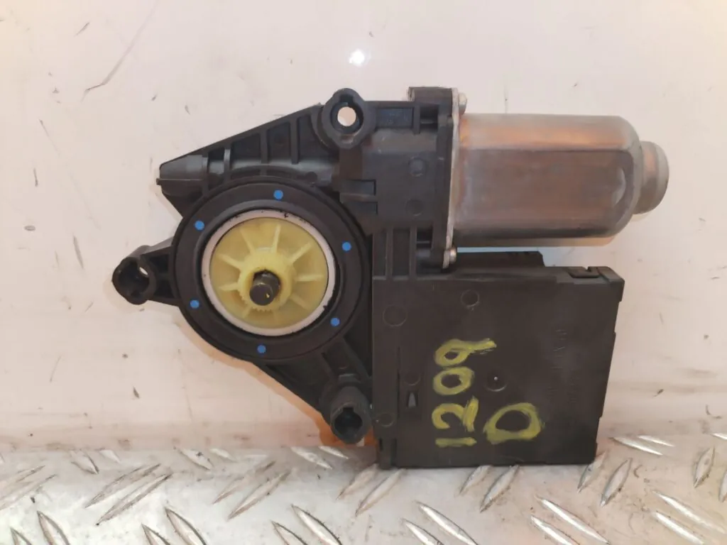 MOTOR ELEVALUNAS DELANTERO DERECHO 127833