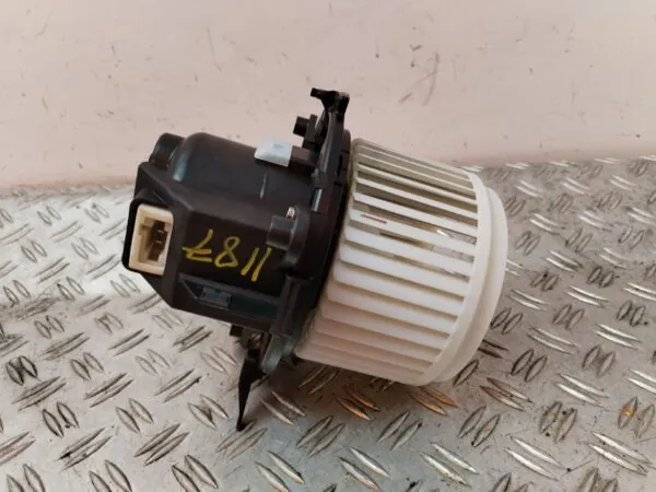 MOTOR CALEFACCION 127402