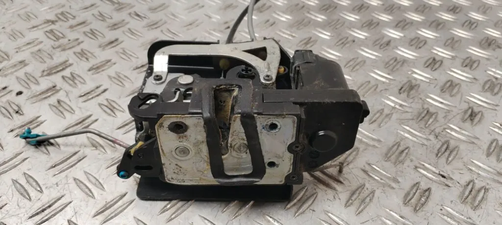 CERRADURA PUERTA TRASERA DERECHA 127669