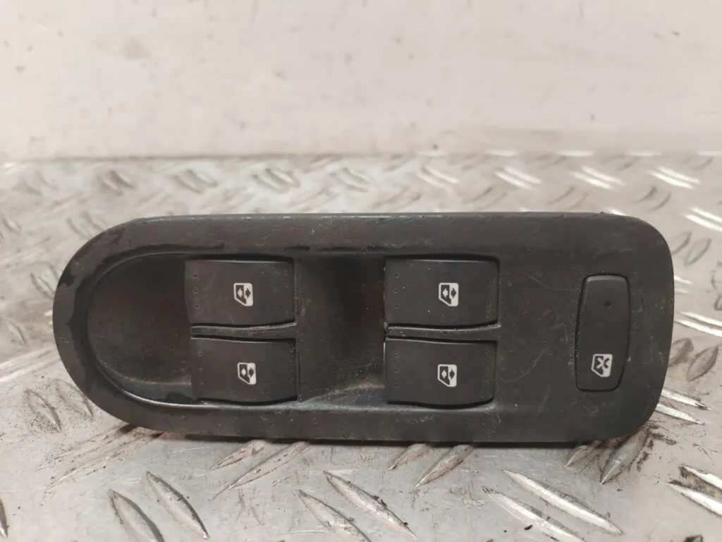 MANDO ELEVALUNAS DELANTERO IZQUIERDO 128120