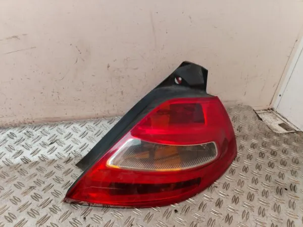 PILOTO TRASERO DERECHO 128950