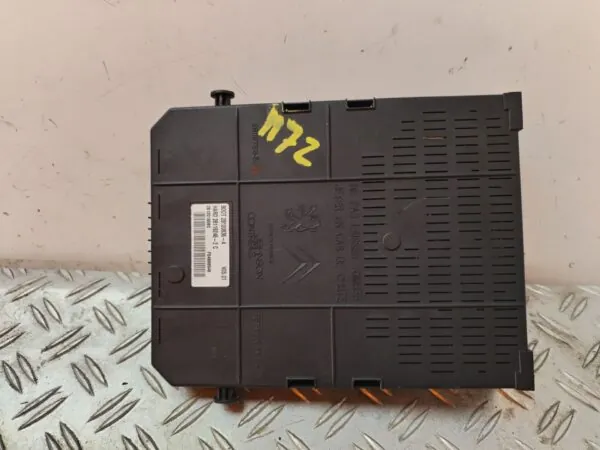 CAJA RELES / FUSIBLES 127505