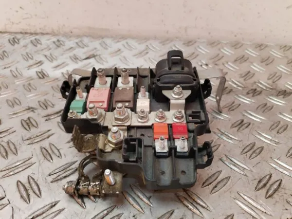CAJA RELES / FUSIBLES 128690