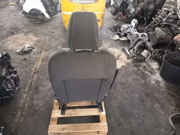 ASIENTO DELANTERO IZQUIERDO 127218