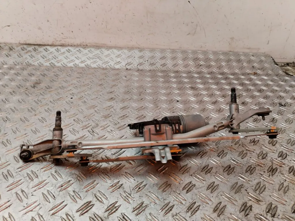 MOTOR LIMPIA DELANTERO 130201