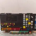 CAJA RELES / FUSIBLES 129250