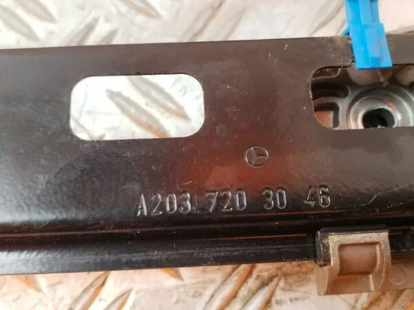 ELEVALUNAS DELANTERO DERECHO 129631