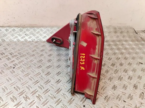 PILOTO TRASERO DERECHO 129591