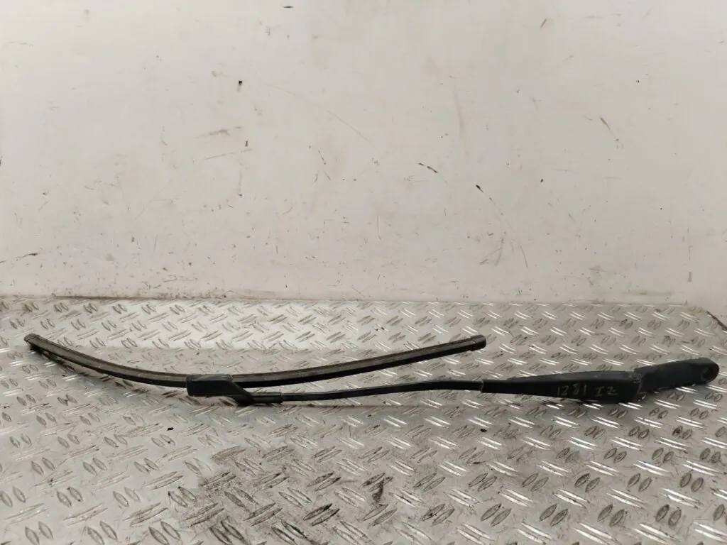 BRAZO LIMPIA DELANTERO IZQUIERDO 130227