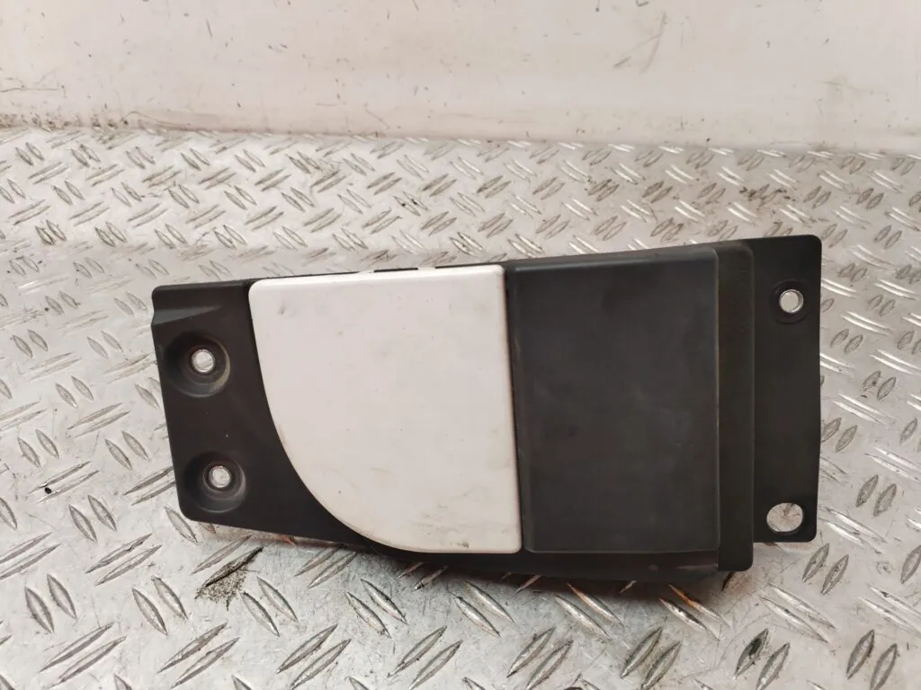 TAPA EXTERIOR COMBUSTIBLE 130448