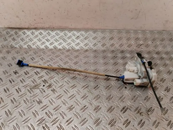 CERRADURA PUERTA DELANTERA DERECHA 129999