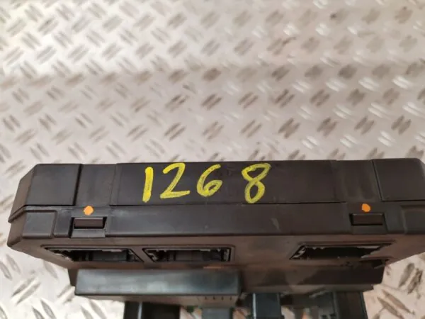CAJA RELES / FUSIBLES 129968