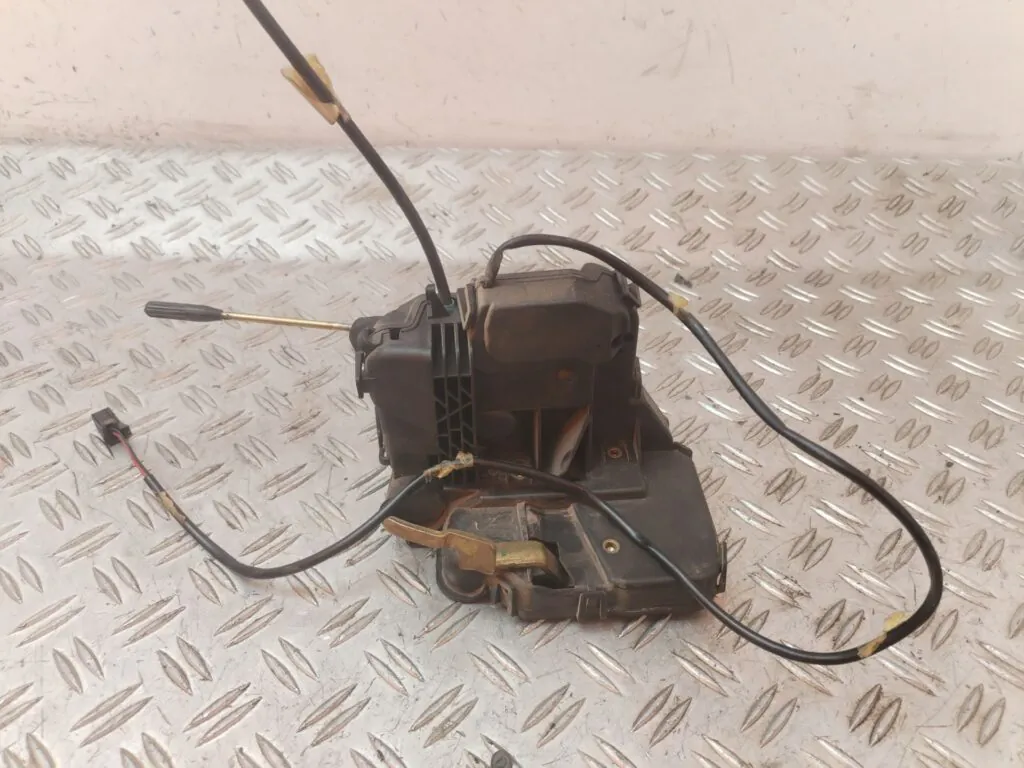 CERRADURA PUERTA DELANTERA DERECHA 129608