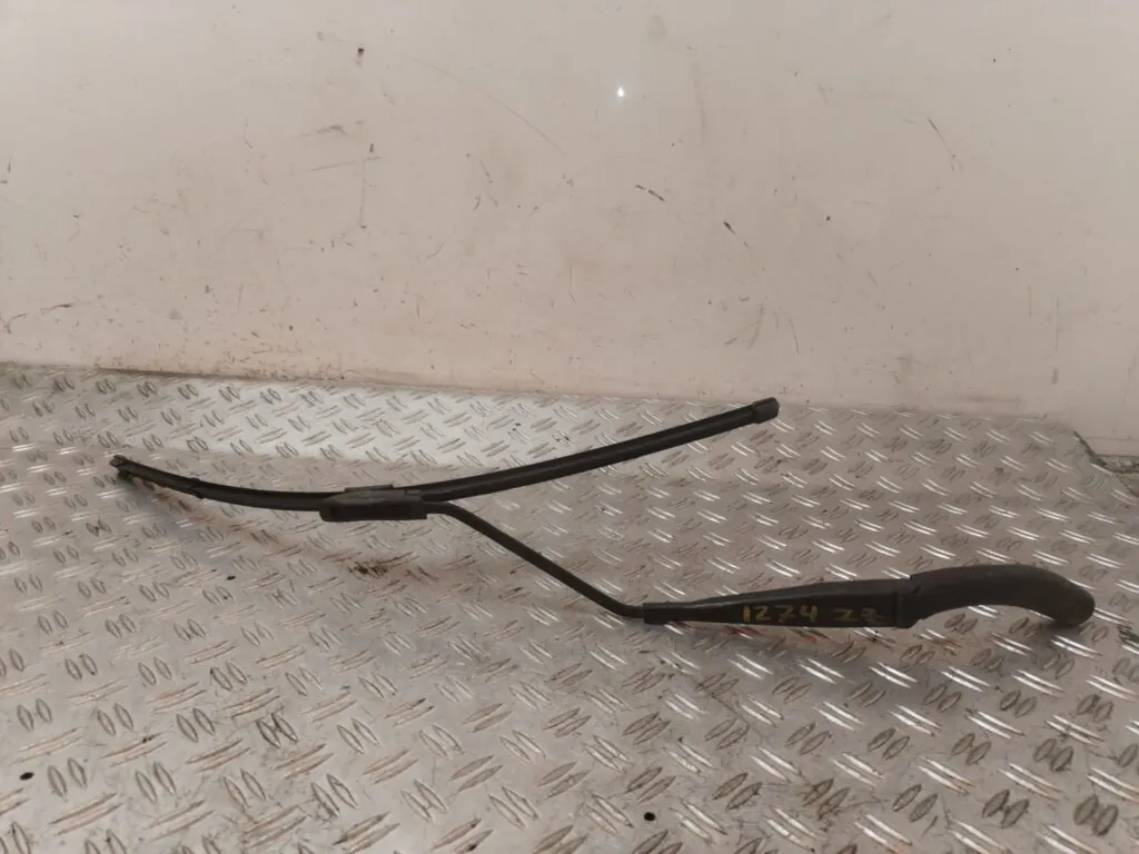 BRAZO LIMPIA DELANTERO IZQUIERDO 130077