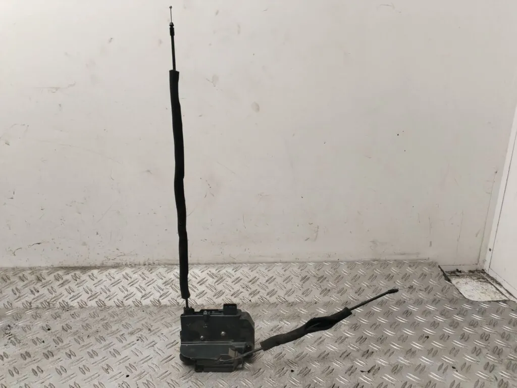 CERRADURA PUERTA DELANTERA IZQUIERDA 130514
