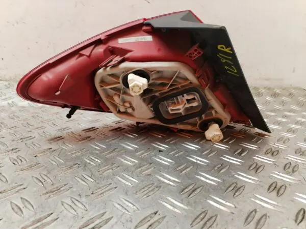 PILOTO TRASERO DERECHO 129621