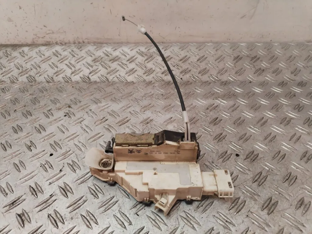 CERRADURA PUERTA DELANTERA IZQUIERDA 130509