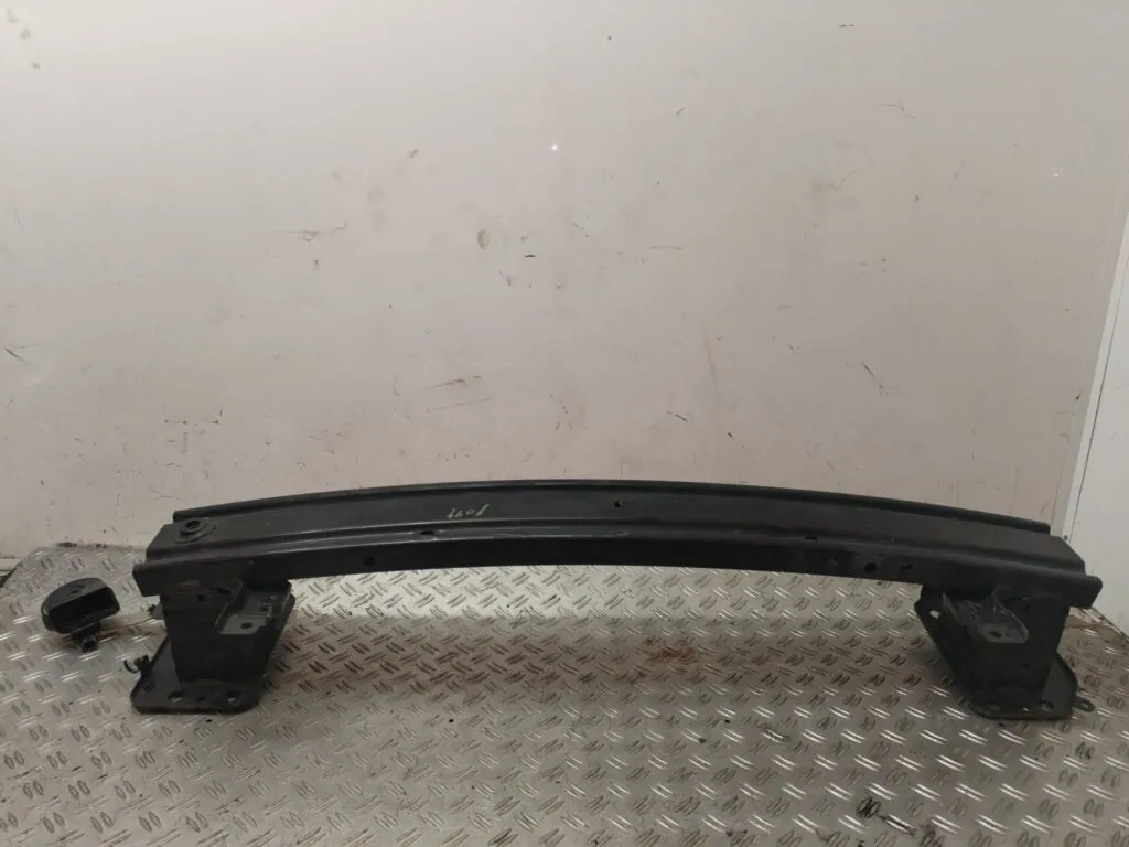 REFUERZO PARAGOLPES DELANTERO 129400