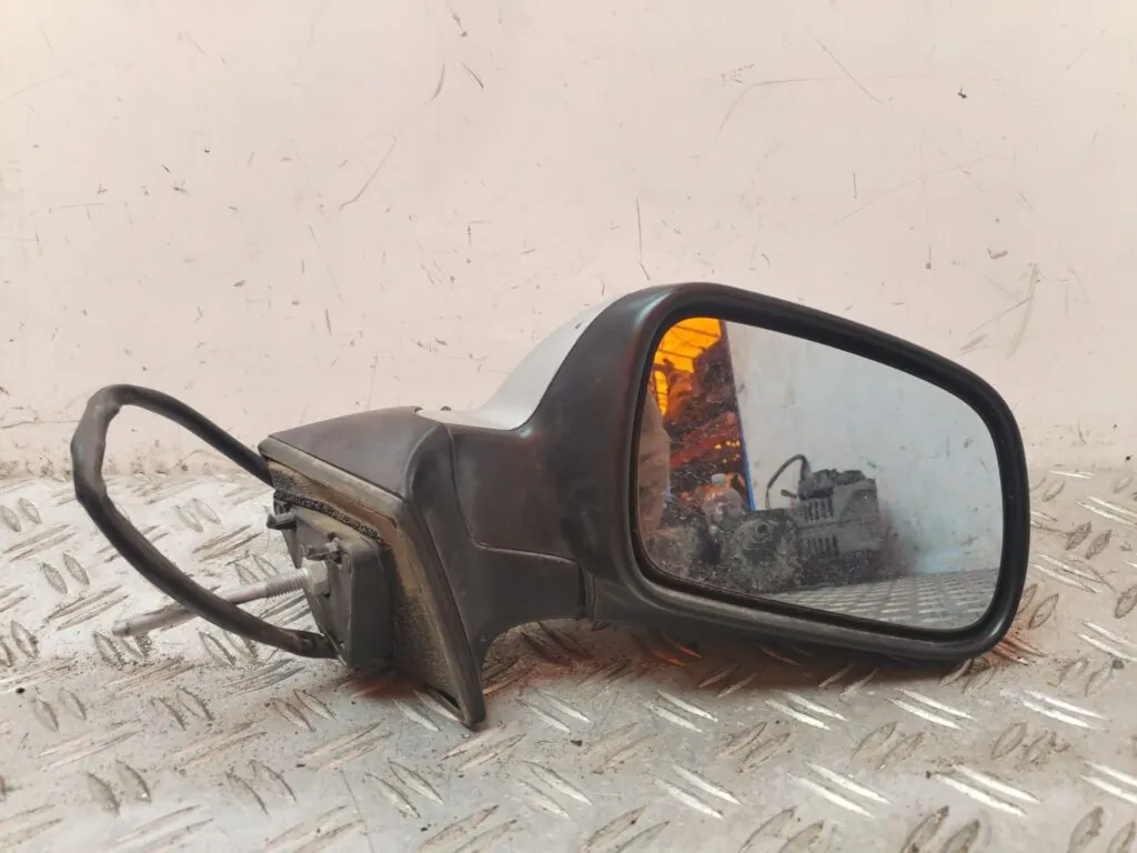 RETROVISOR DERECHO 130504