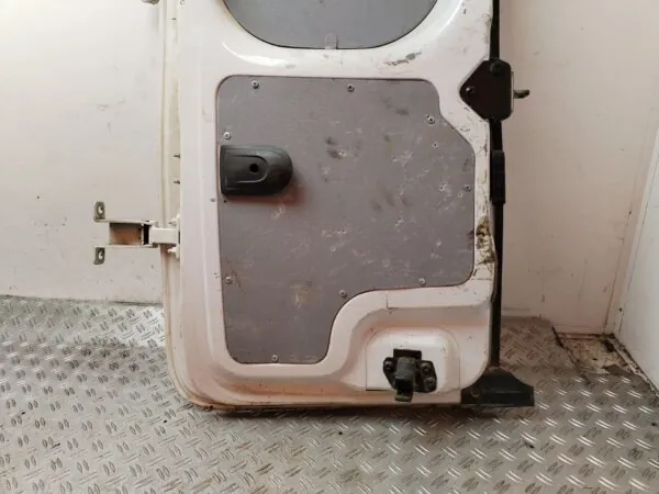 PUERTA TRASERA DERECHA 129544