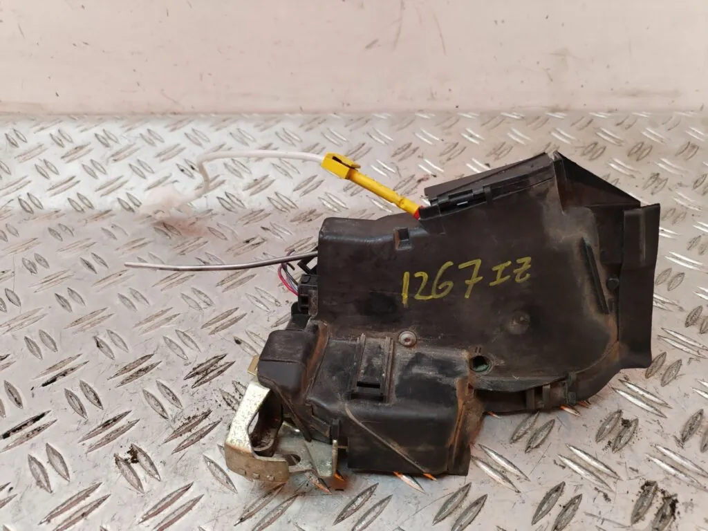 CERRADURA PUERTA DELANTERA IZQUIERDA 129991