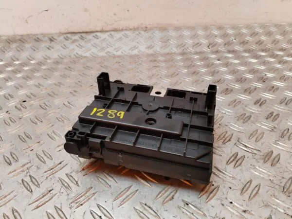 CAJA RELES / FUSIBLES 130187