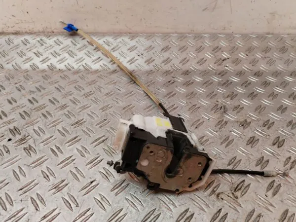 CERRADURA PUERTA DELANTERA DERECHA 129999