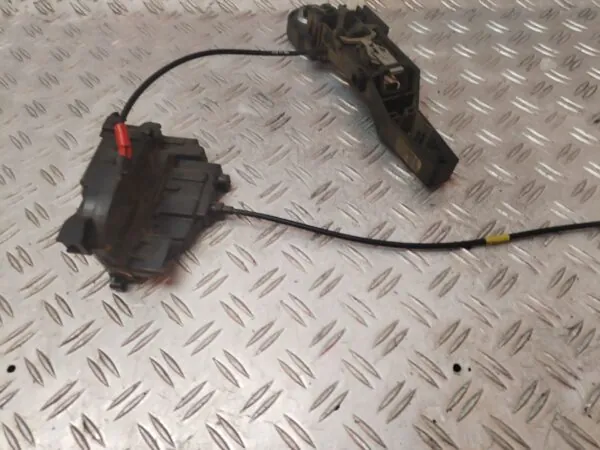 CERRADURA PUERTA DELANTERA DERECHA 130290