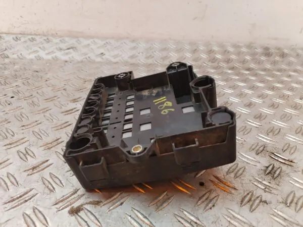 CAJA RELES / FUSIBLES 129229