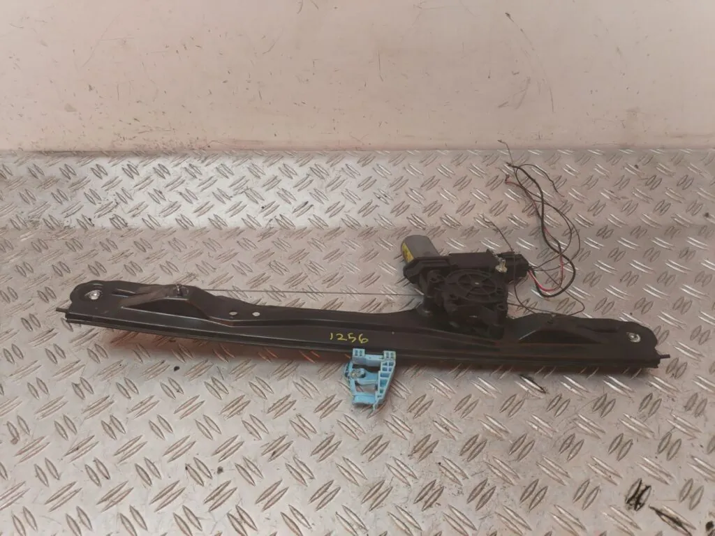 ELEVALUNAS DELANTERO IZQUIERDO 129371