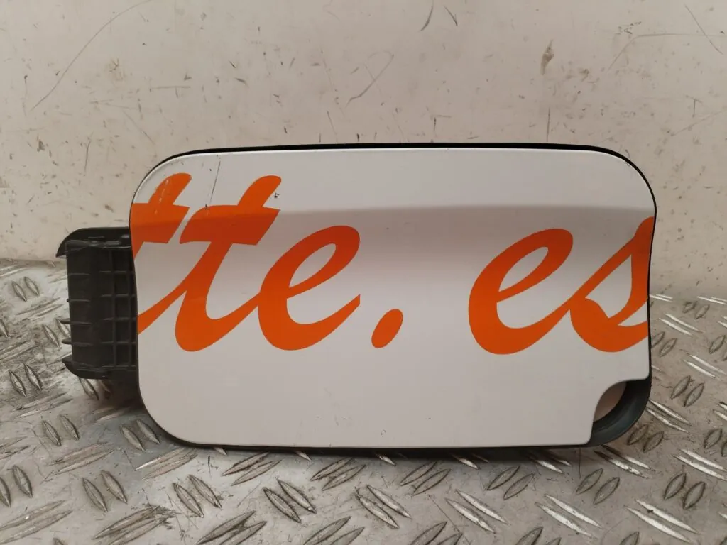 TAPA EXTERIOR COMBUSTIBLE 128355