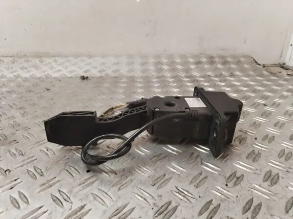 PEDAL ACELERADOR 129656