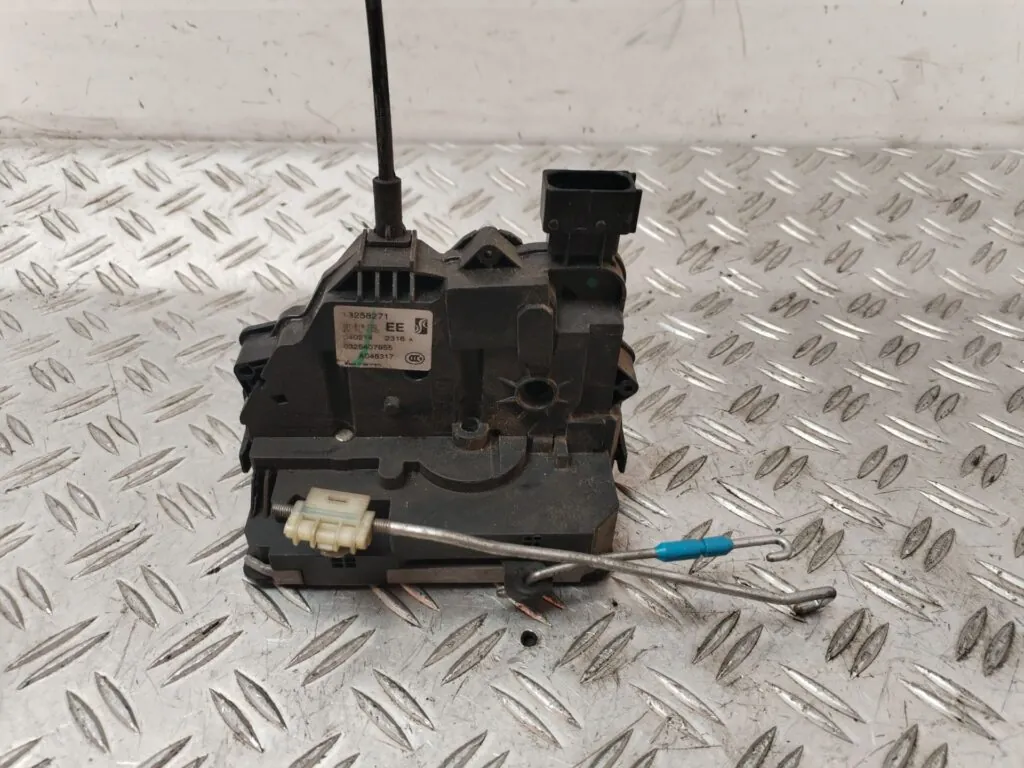 CERRADURA PUERTA DELANTERA IZQUIERDA 130218