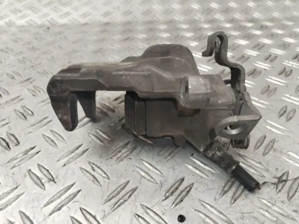 PINZA DE FRENO TRASERA IZQUIERDA 129685