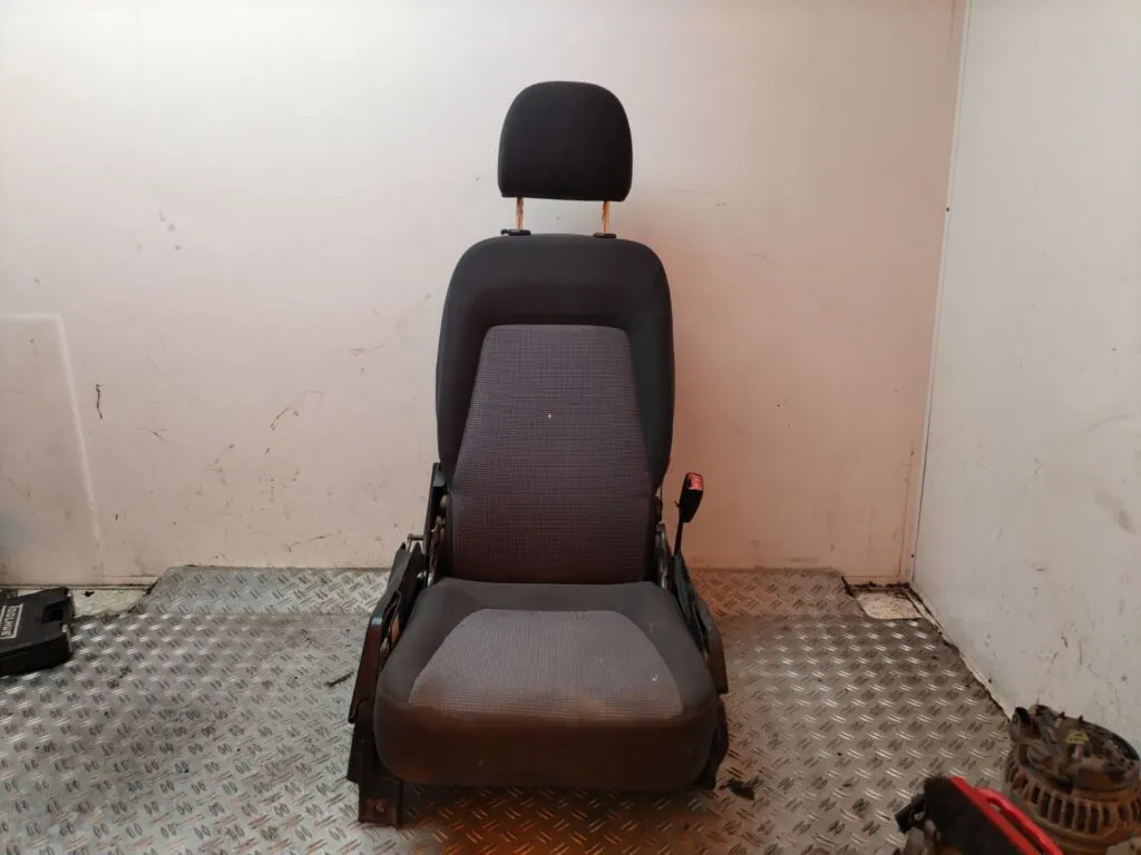 ASIENTO DELANTERO DERECHO 130483