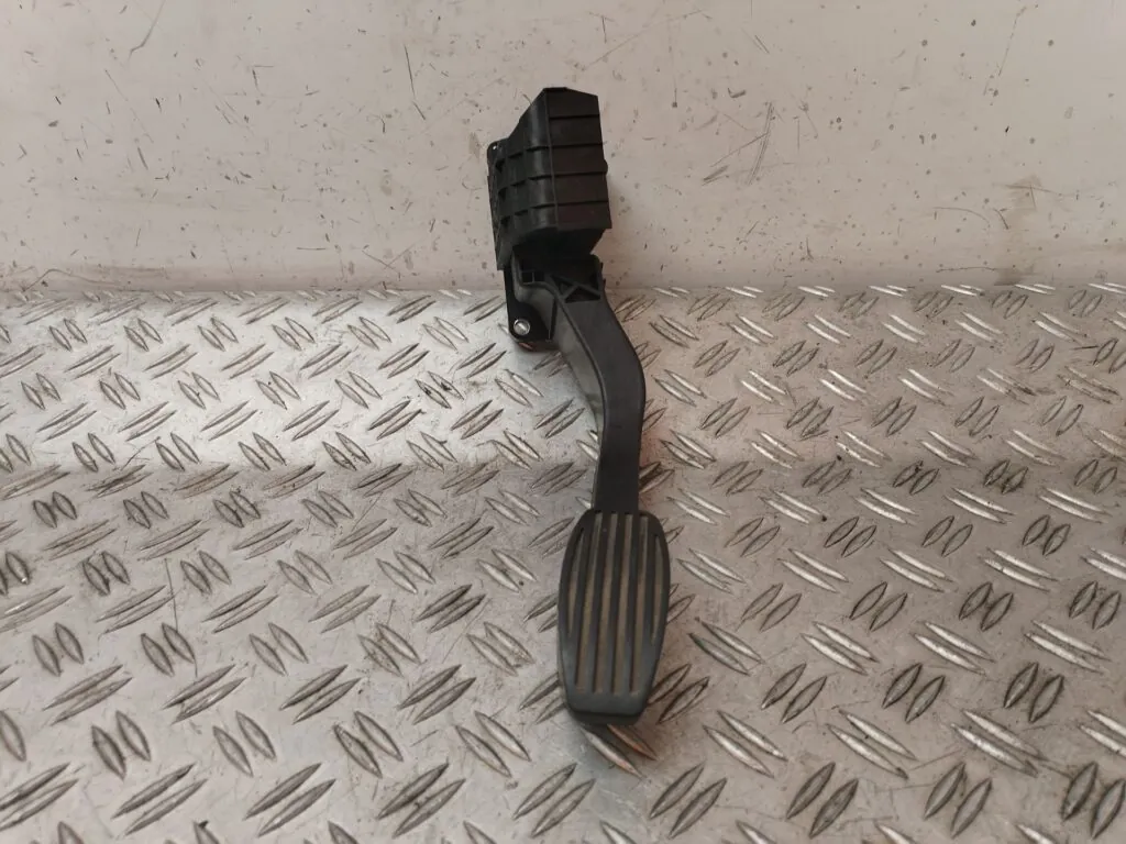 PEDAL ACELERADOR 128353