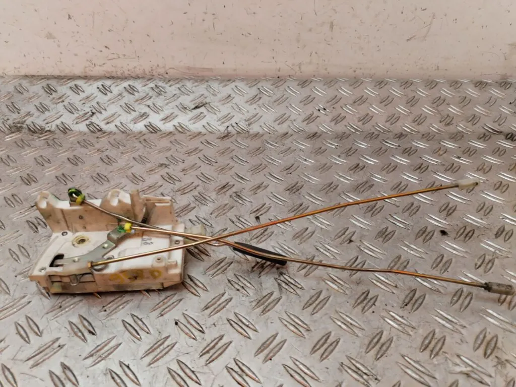 CERRADURA PUERTA DELANTERA DERECHA 128939