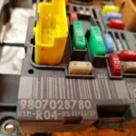 CAJA RELES / FUSIBLES 130187
