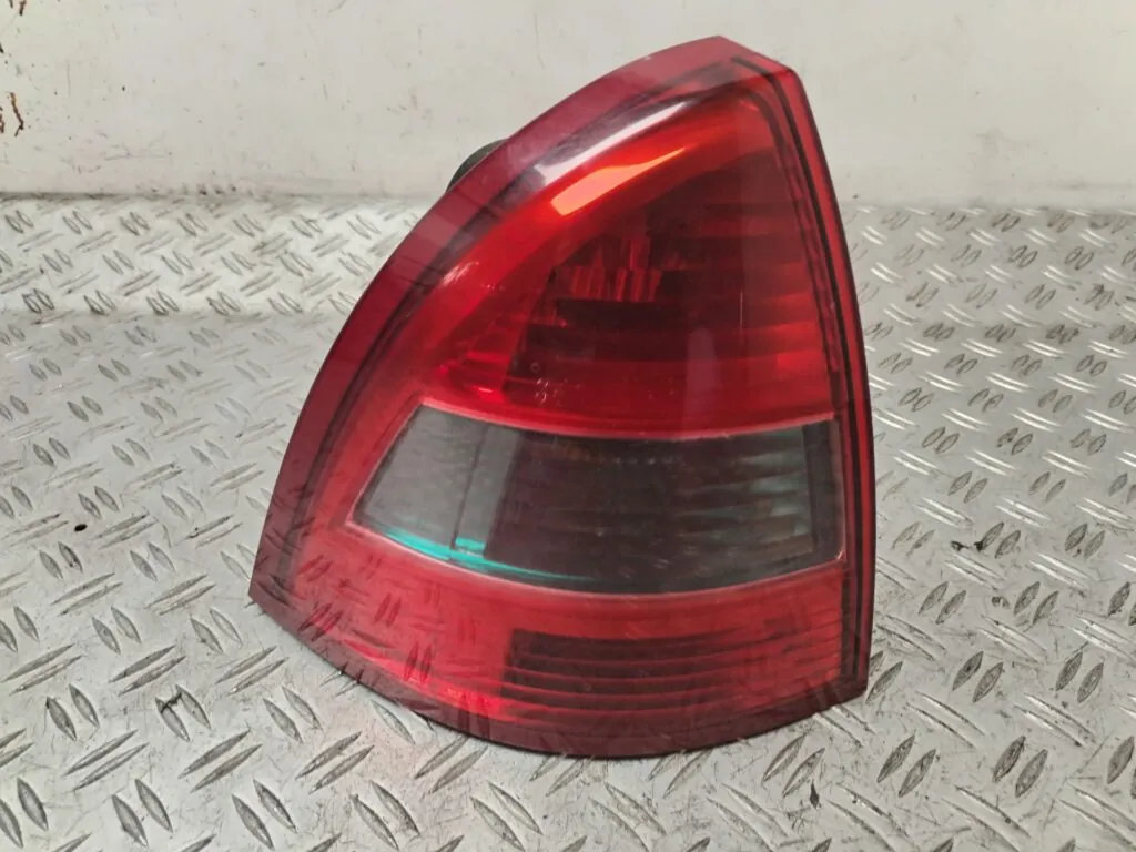 PILOTO TRASERO IZQUIERDO 130854