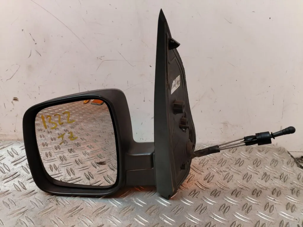 RETROVISOR IZQUIERDO 130951