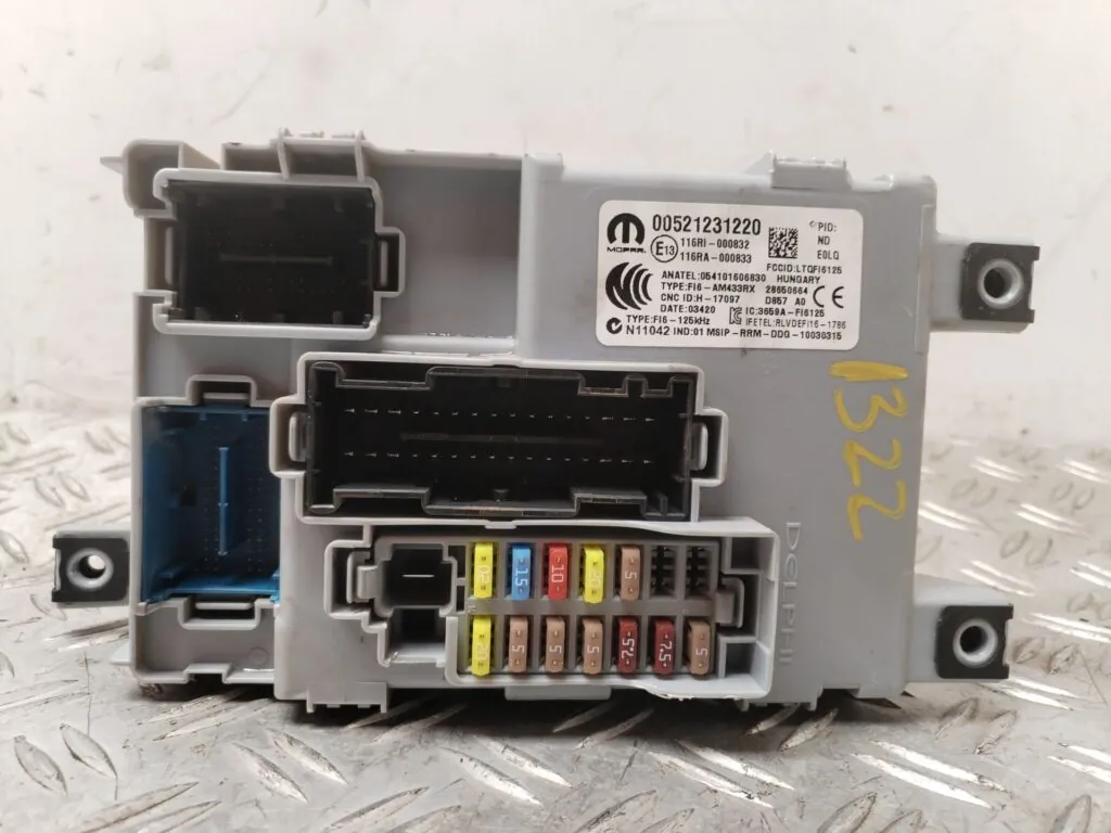 CAJA RELES / FUSIBLES 130967