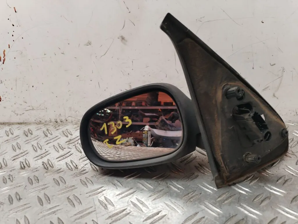 RETROVISOR IZQUIERDO 130850