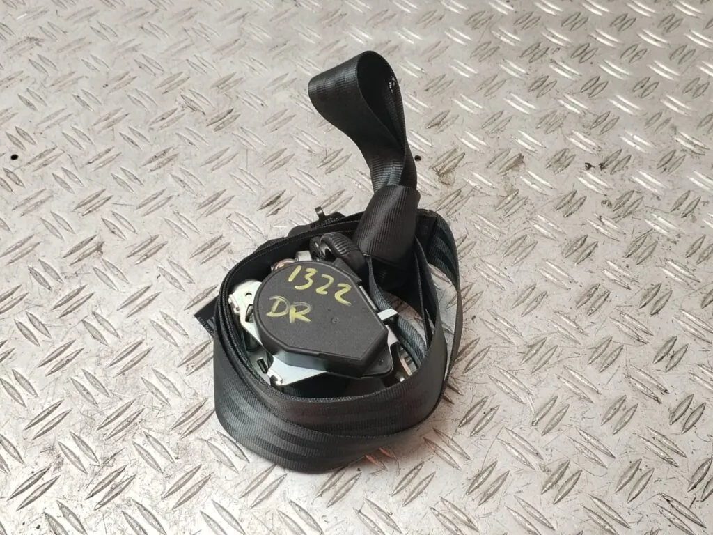 CINTURON SEGURIDAD DELANTERO DERECHO 130968