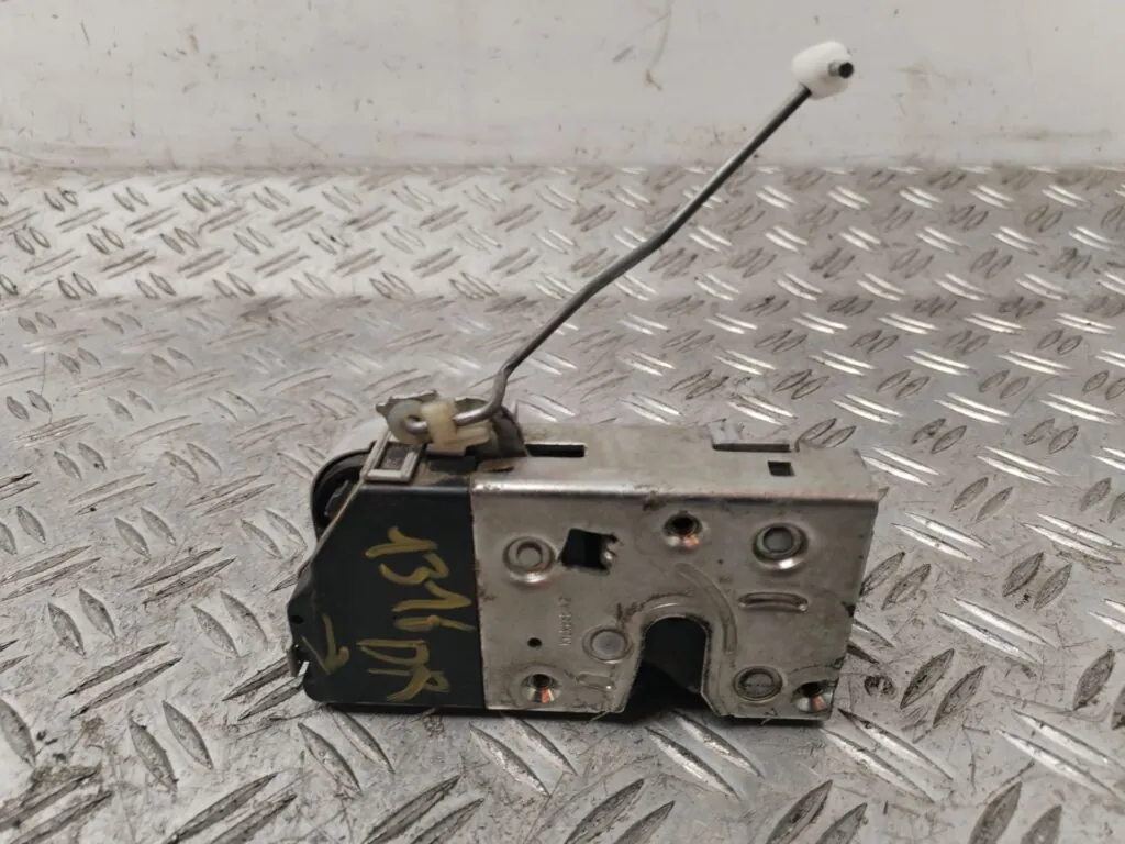CERRADURA PUERTA DELANTERA DERECHA 130843