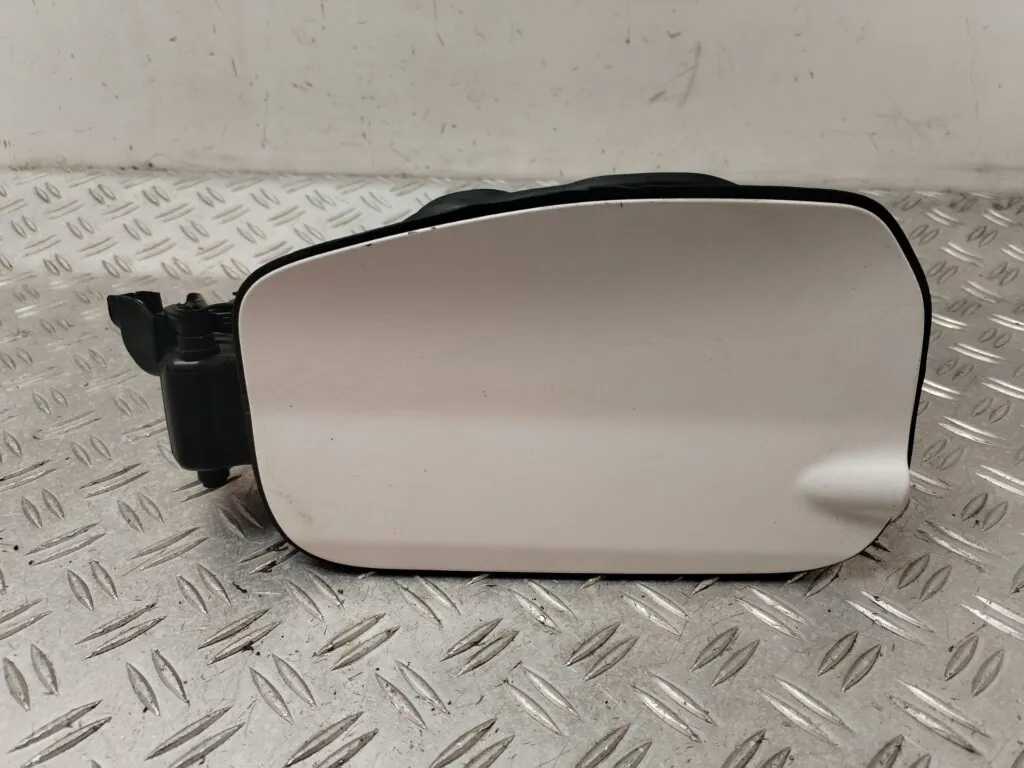 TAPA EXTERIOR COMBUSTIBLE 131338