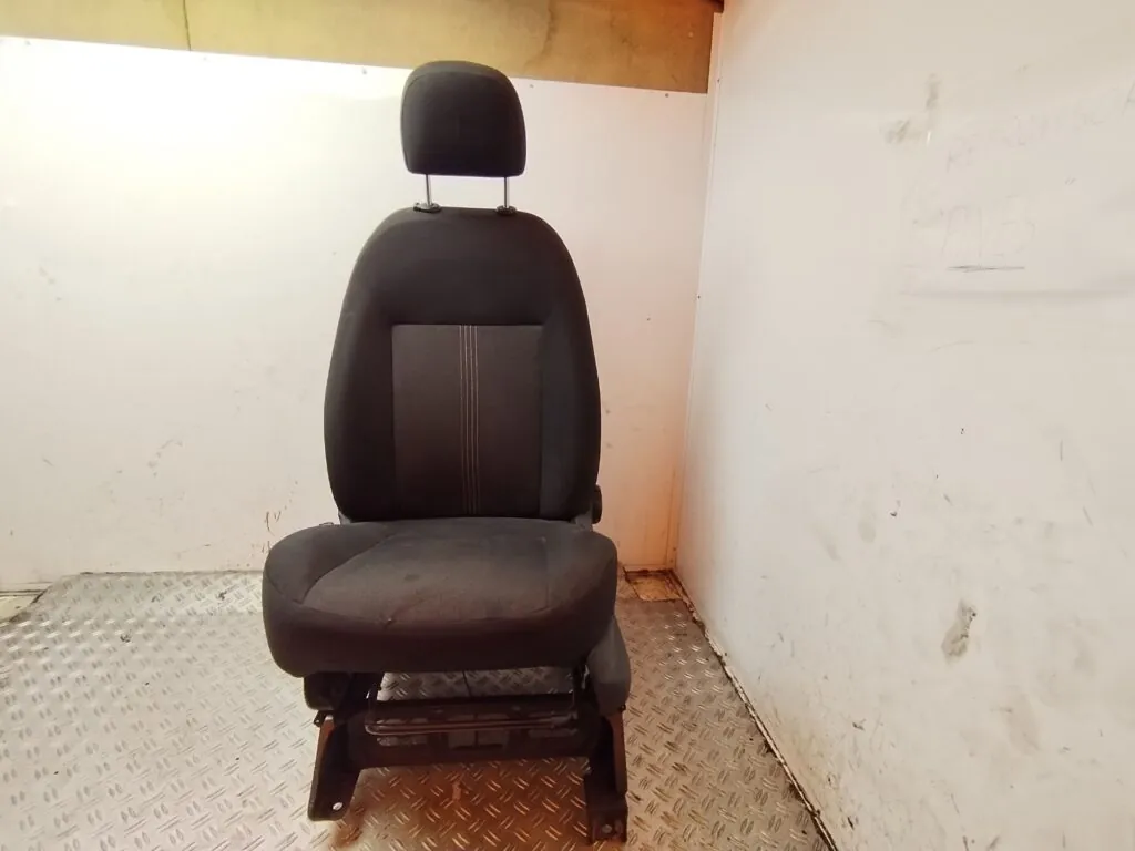 ASIENTO DELANTERO IZQUIERDO 131066